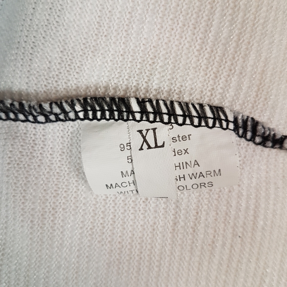 XL Grey and White Color Blocked Sweater - Picture 4 of 4